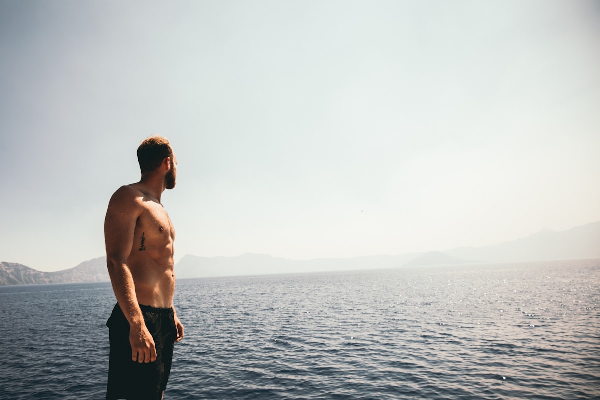 Natural vitamins and supplements for men's strength